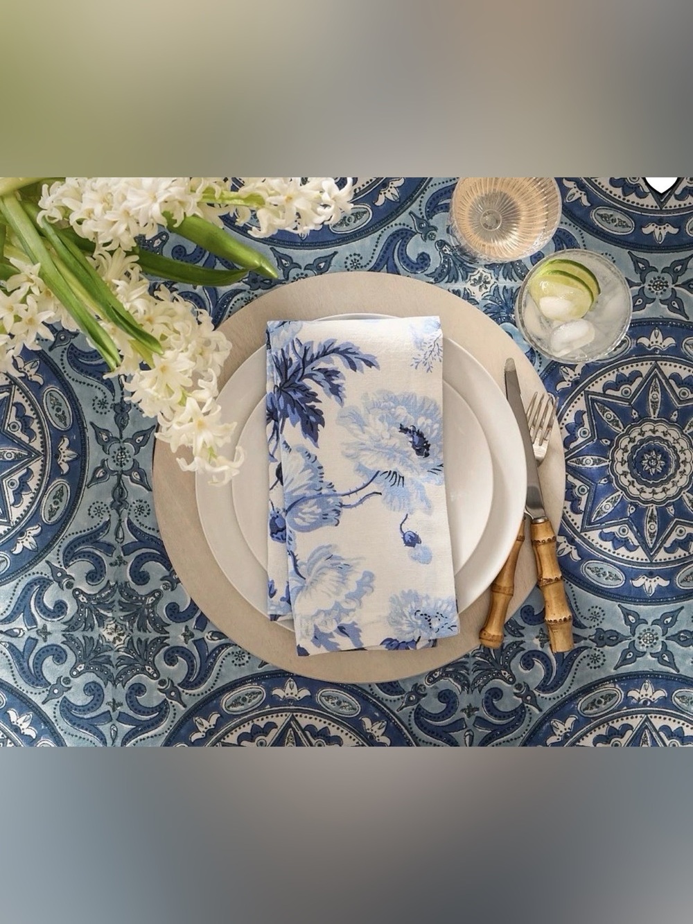 Pottery Barn Garden Floral Cotton/ Linen Napkins ~ ( Set of 4 )